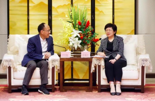 苗延红会见香港海南社团总会会长李文俊一行 - 第2张 - 自贸港在线 苗延红会见香港海南社团总会会长李文俊一行 - 第2张