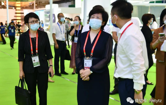 苗延红看望第二届消博会侨企港企和民企参展商 - 第1张 - 自贸港在线 苗延红看望第二届消博会侨企港企和民企参展商 - 第1张