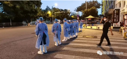 “让我上”成为志愿活动主旋律——省委统战部支援天涯区红旗社区青年志愿服务队奏响抗疫“最强音” - 第1张 - 自贸港在线 “让我上”成为志愿活动主旋律——省委统战部支援天涯区红旗社区青年志愿服务队奏响抗疫“最强音” - 第1张