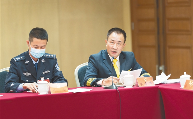 海南省代表团代表和全省广大干部群众热议党的二十大报告 - 第1张 - 自贸港在线 海南省代表团代表和全省广大干部群众热议党的二十大报告 - 第1张
