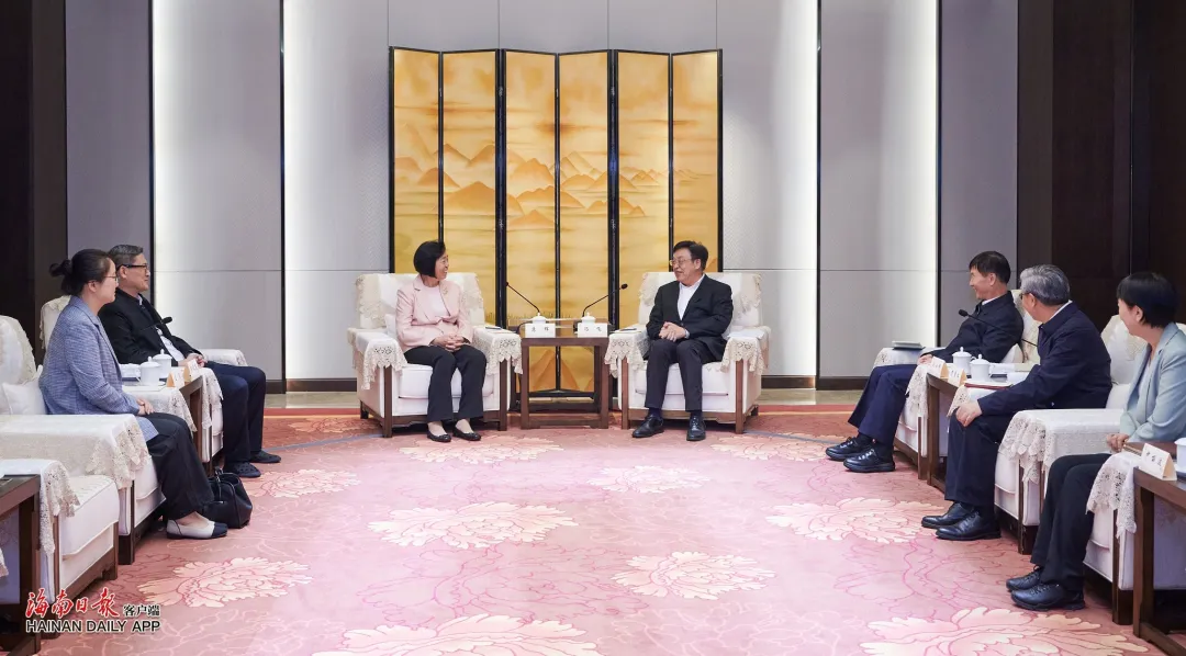 2025年海峡两岸休闲农业发展(海南)研讨会开幕 苏辉致辞 冯飞刘小明李荣灿拜会 - 第1张 - 自贸港在线 2025年海峡两岸休闲农业发展(海南)研讨会开幕 苏辉致辞 冯飞刘小明李荣灿拜会 - 第1张