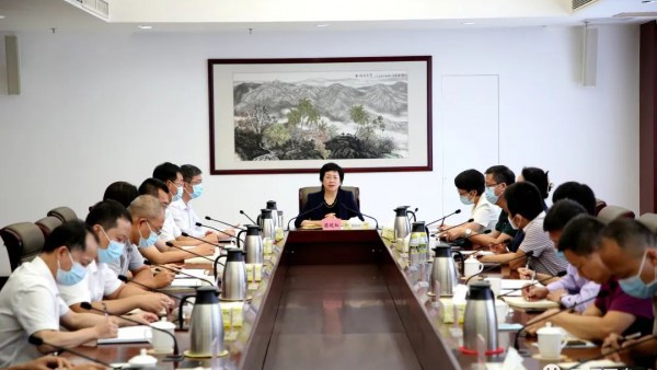 苗延红主持召开省委统战部理论学习中心组学习会 迟福林作专题报告