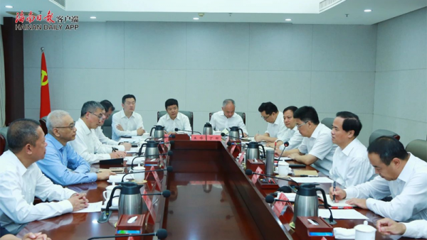 海南省委省政府与中国五矿集团、中国航油集团举行会谈