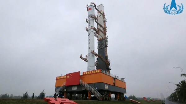 长征八号在中国文昌航天发射场点火起飞 首飞任务取得圆满成功
