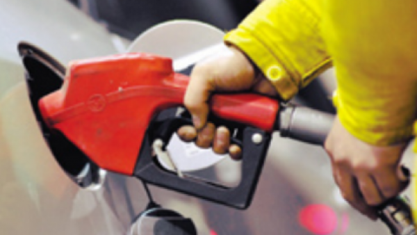 海南油价格按机制上调 92#汽油9.85元/升