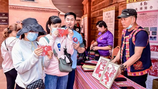 三亚南山非遗节：非遗购物火爆 成为旅游购物新目的地