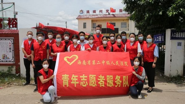 海南：近六万青年志愿者集结战“疫”一线