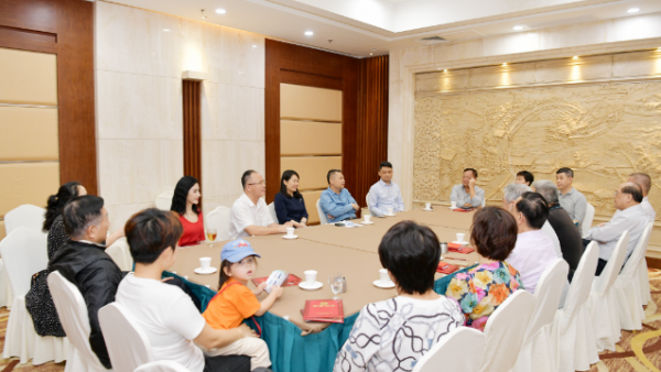 三亚市委统战部召开香港企业家助力海南自由贸易港建设招商引资恳谈会