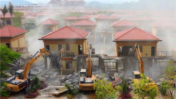 海南万亩违建楼盘 五年后下发首批房产证