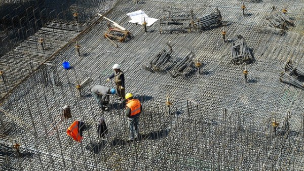 因转包、违法分包导致拖欠农民工工资 海南三建、三合泰幕墙等多家公司被通报