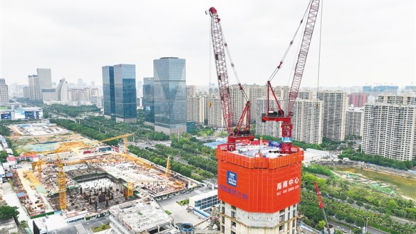 平均9天建一层楼 探秘海南首台“空中造楼机”