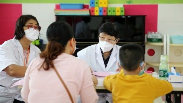“不再独自闪烁”一汽红旗孤独症义诊及家庭教育讲座在海口举行