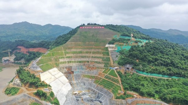 “五一”海南多个重点项目不停工 全力冲刺保进度