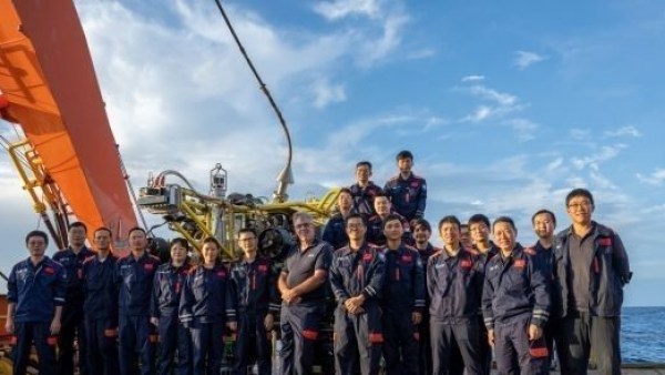 深海多功能移动作业系统完成4500米级海试