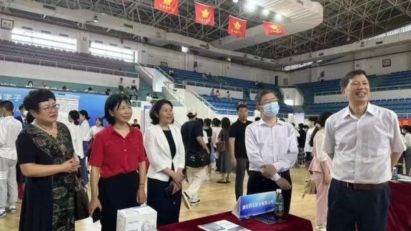 2023年“百城万企”民企高校携手促就业海南行动举办