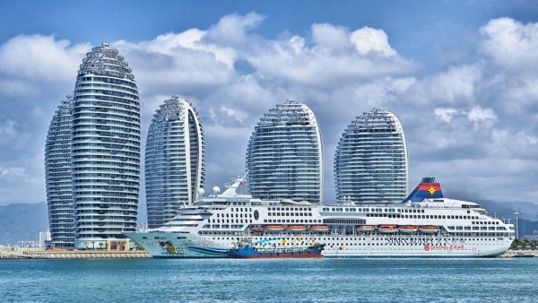 新版英文海南宣介手册《这里是海南》推出